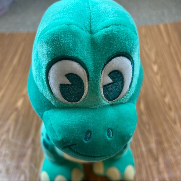 Disney Animal Kingdom Chester & Hester’s Dino-Rama Cementasaurus Dinosaur Plush - Picture 2 of 9